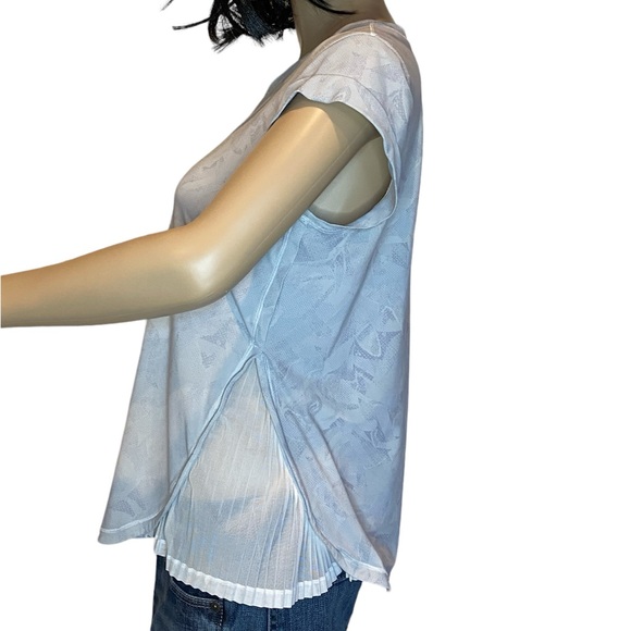 Lululemon Just Pleat It Short Sleeve Athletic Running Tee Shirt Top Size 8? EUC - Picture 7 of 10